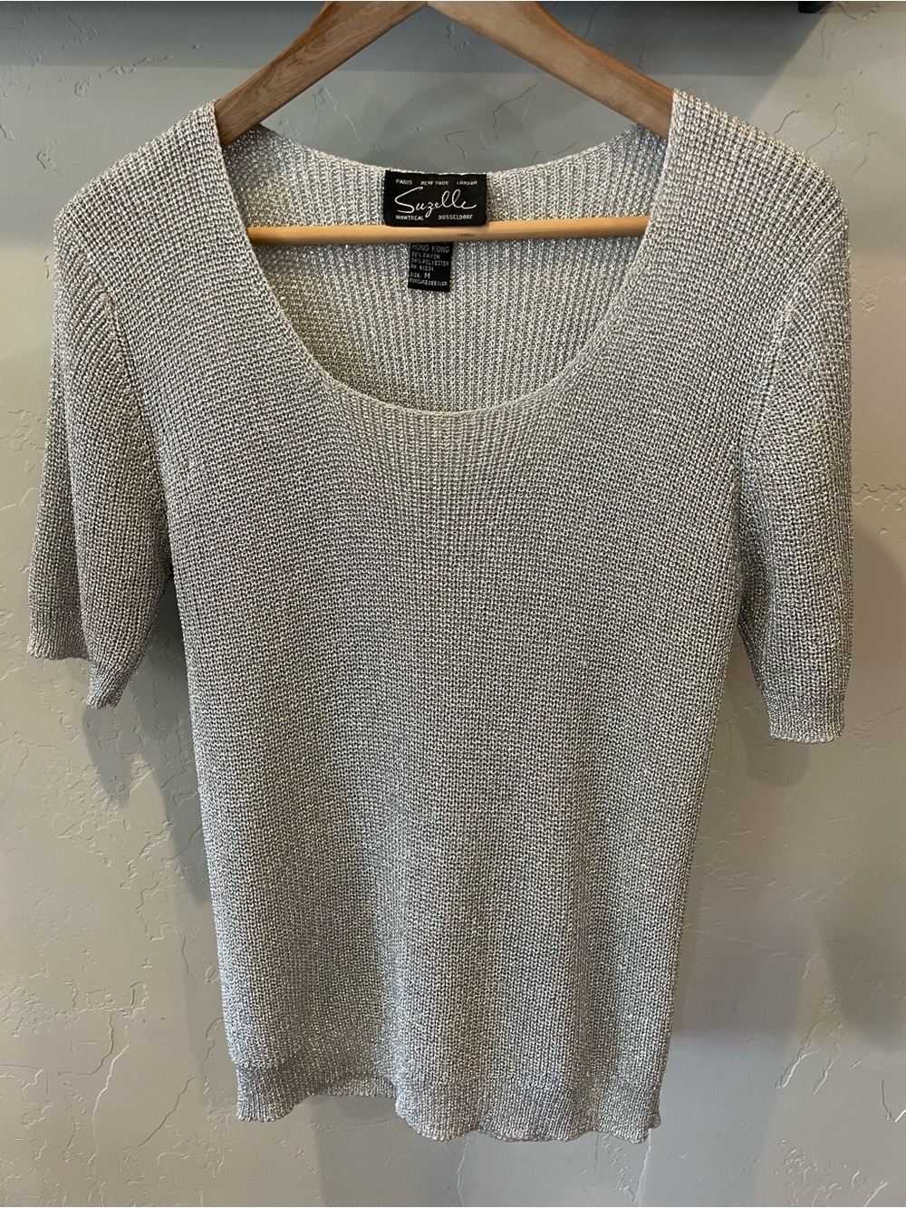 Pristine vintage Suzelle Silver Scoop Neck Short Sleeve slinky Knit top M